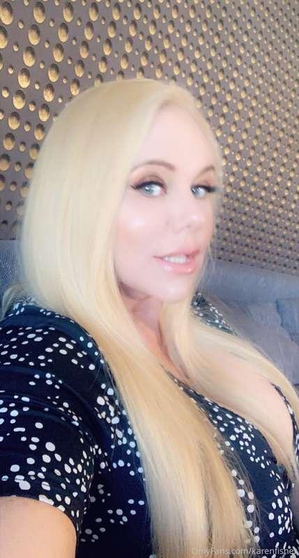 Here a few pics from my shoot today 💋See you all Friday at 4..