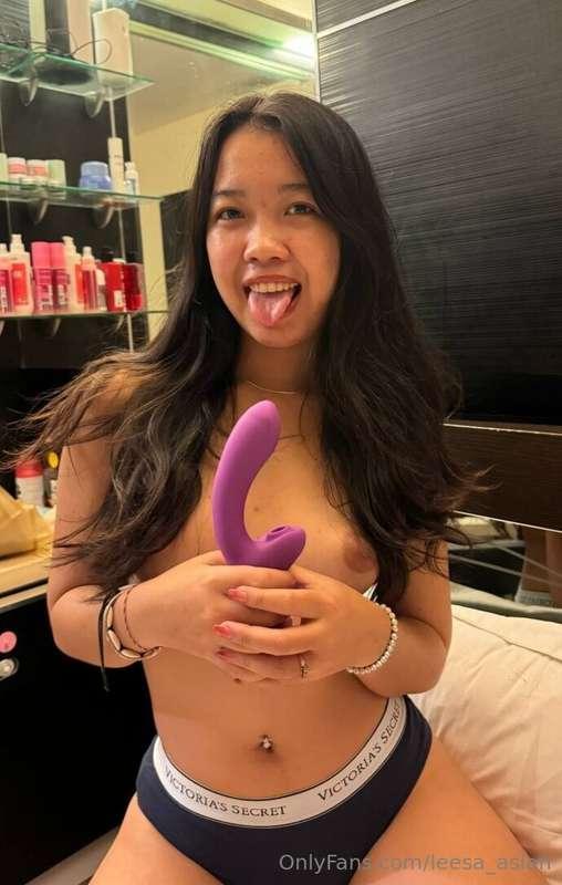 Thank You Sugar Daddy for the Valentine's Toys!!! 
I can't w..