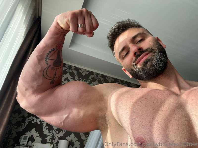 🔥Hot August Sale🔥
Im hot, shredded and ready to show the bes..