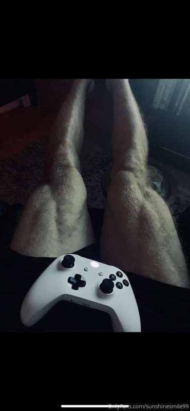 Stay in & play Xbox with me ??? 😈🍆💦🔥