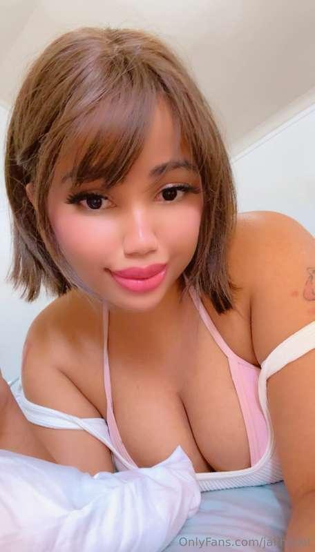 Be honest, my perky titties make your cock twitch 😘