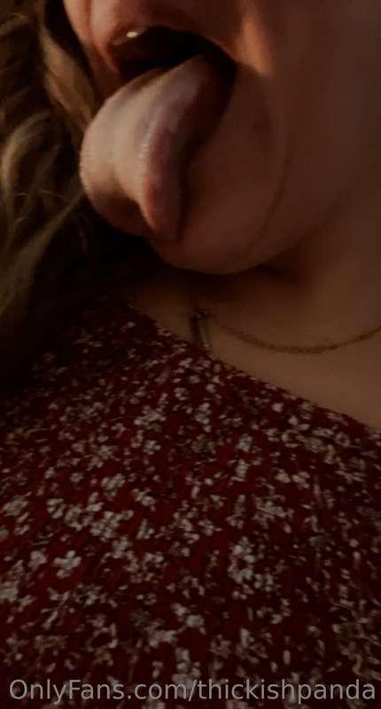 See what that mouth and ass do on my VIP @kinkypandy87 🥵😜