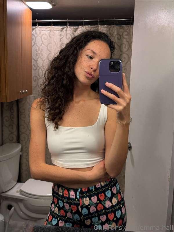 Is anyone up for an aggressive cuddle?🫣