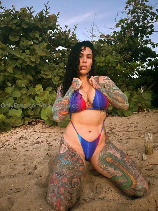 Could I stop you mid traffic if you saw me in this bikini 👙?