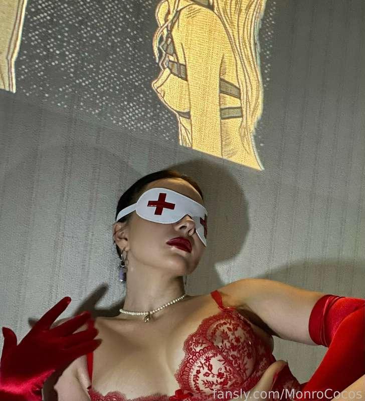 Hi! How are you, how are you feeling? Is everything okay or do you need the help of a nurse?😜😜