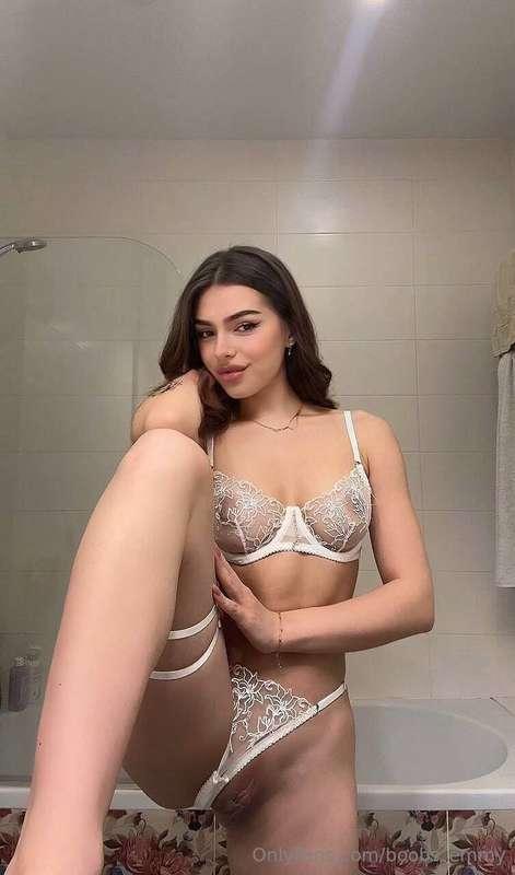 This sweet 💕college girl 
with dirty thoughts will blow your..