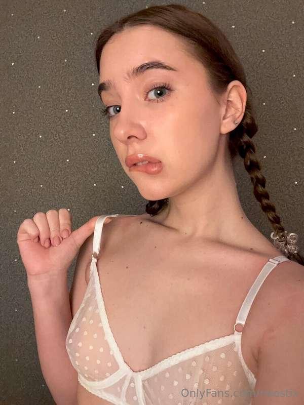 ## CUTE SLUT @jennifer_jennie@jennifer_jennie TENDER PUSSY B..