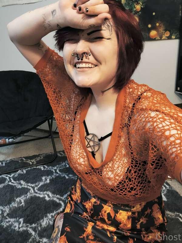 🔥🔥🔥
Cute set in a new outfit and a 8 min video 👀🥵