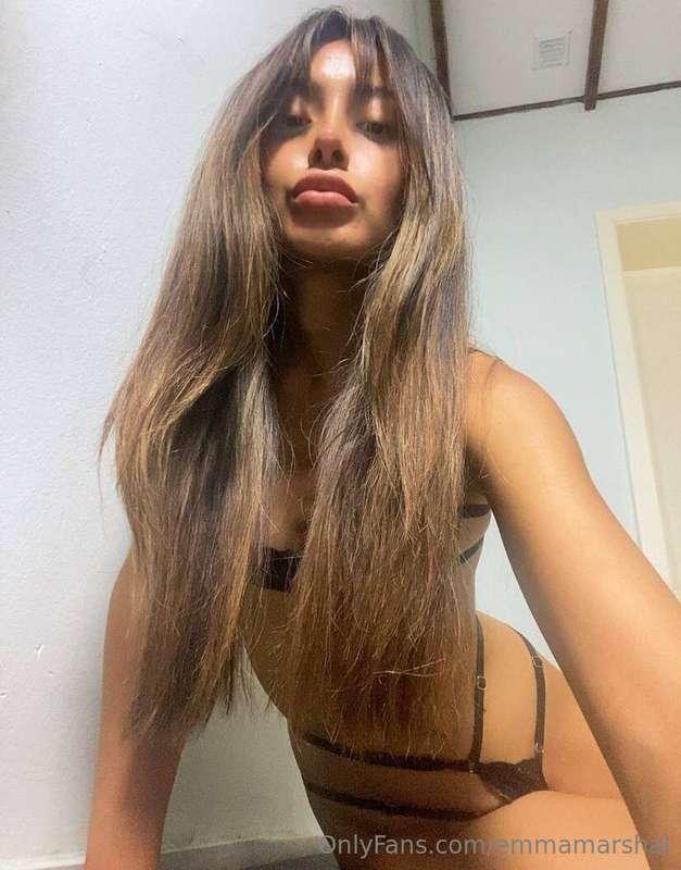 hello bby 
I am a petite girl who loves to model sexy linger..