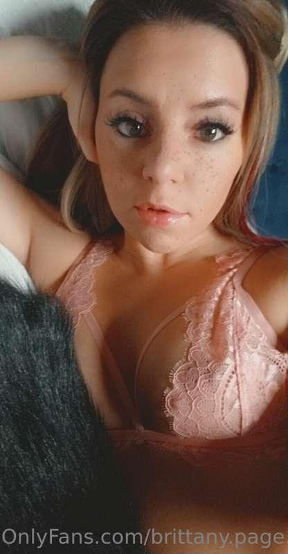 Happy Sunday! Are you relaxing today? I am but only for a bi..