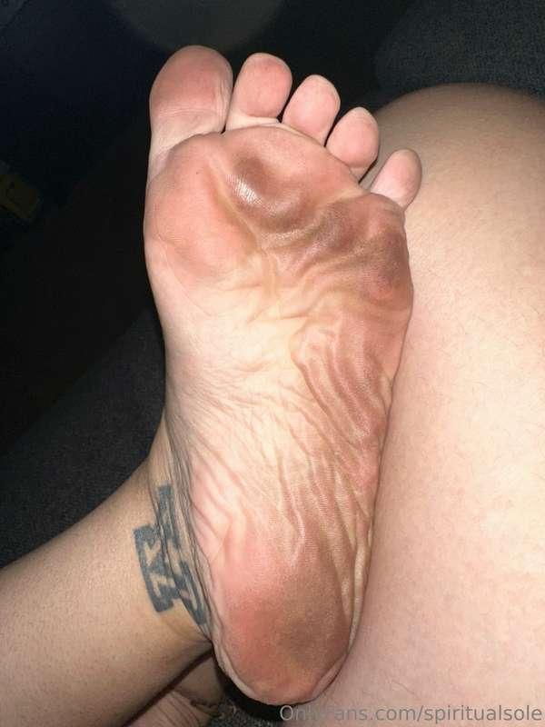 Where are my dirty feet lovers at??