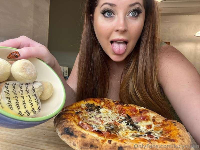 If I get 400 Likes I will post another Eating Video 