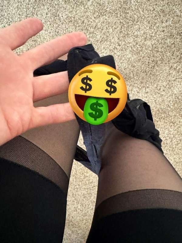 Do you want to see how creamy your money makes me? 💦 Send a ..