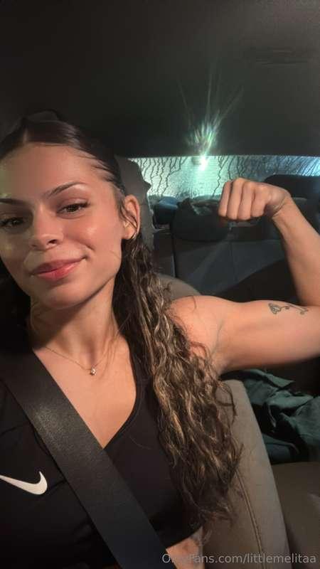 Did some bicep workouts today in the gym 😀Do you like the ta..