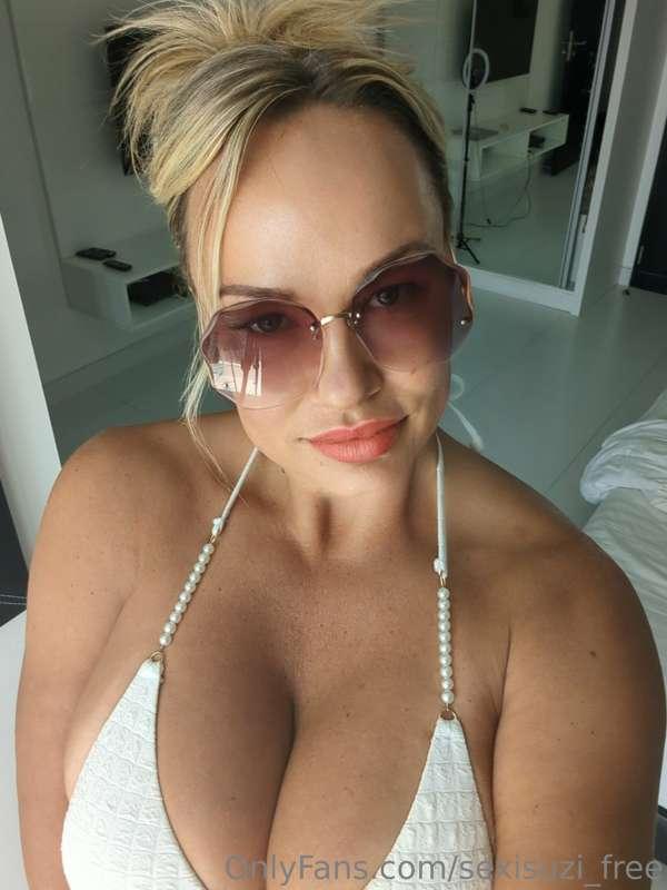 I'mma cum hungry slut right now