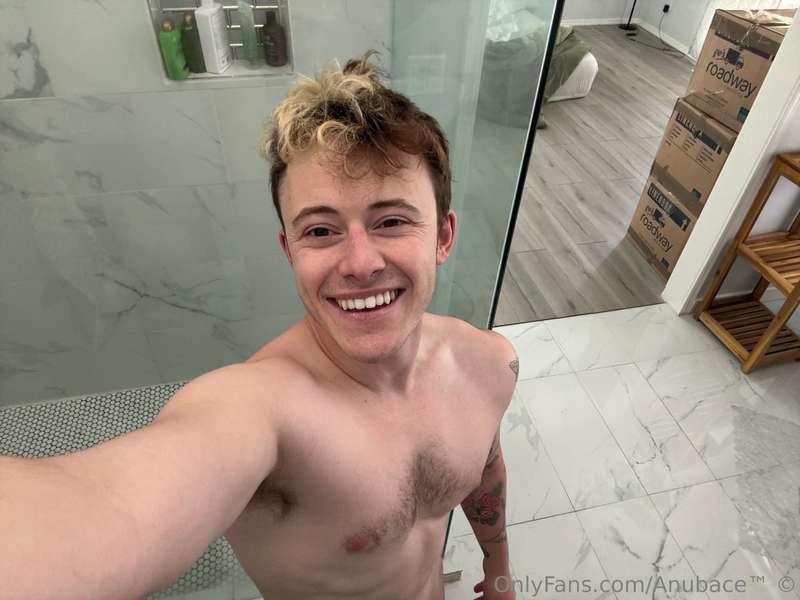 Something new in your DMs right now 😏💦