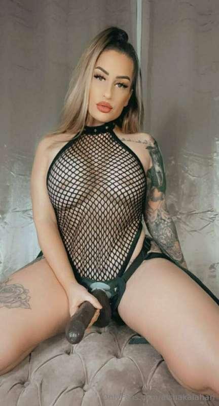 @your-favourite-domme SHE’S A CRUEL SADISTIC BITCH AND SHE’S..