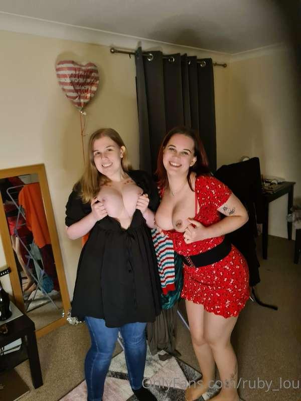 Titty flash!!! With @lila_jade