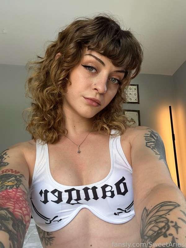 Would you kiss me? 

#selfie #babe #smalltits #petite #small #emo #goth #hot #tease #tattoos #alt