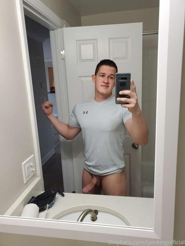 I was feeling so horny at work, so I decided to jerk off for..