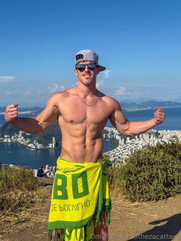 Naked in paradise😘