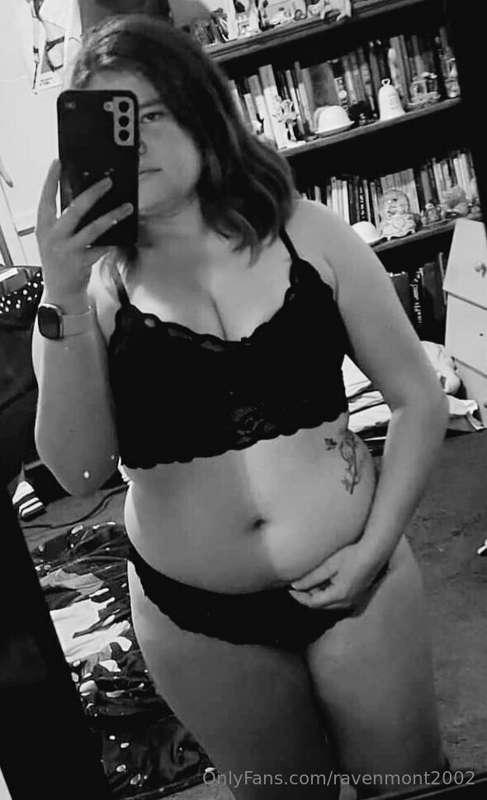 •baby let me lick on your tattoos•