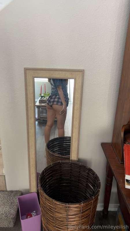 mileyeilish main image