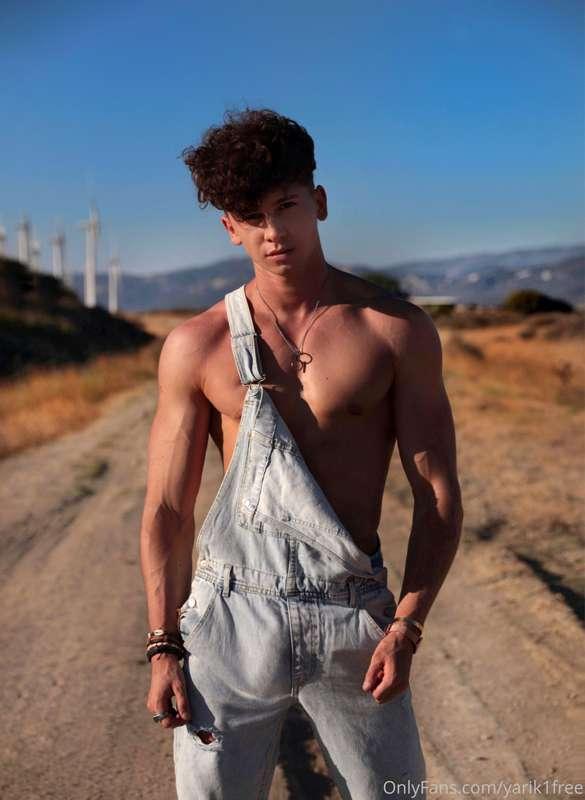 Hey my baby 🤤 Read this !! Just made a new Biggest 70% off i..