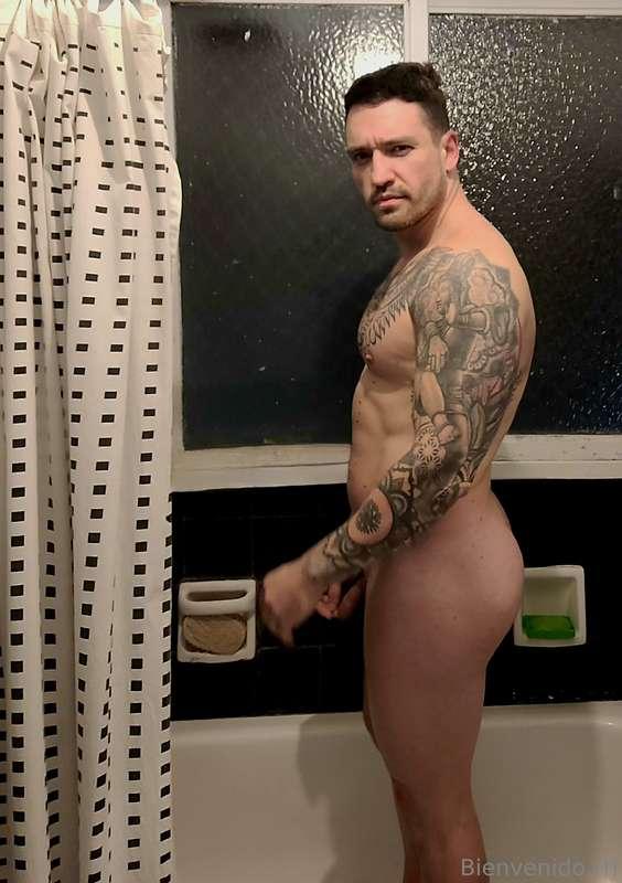 Te venis a la ducha con migo ?