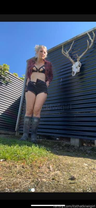 itsthatkiwigirl image #0