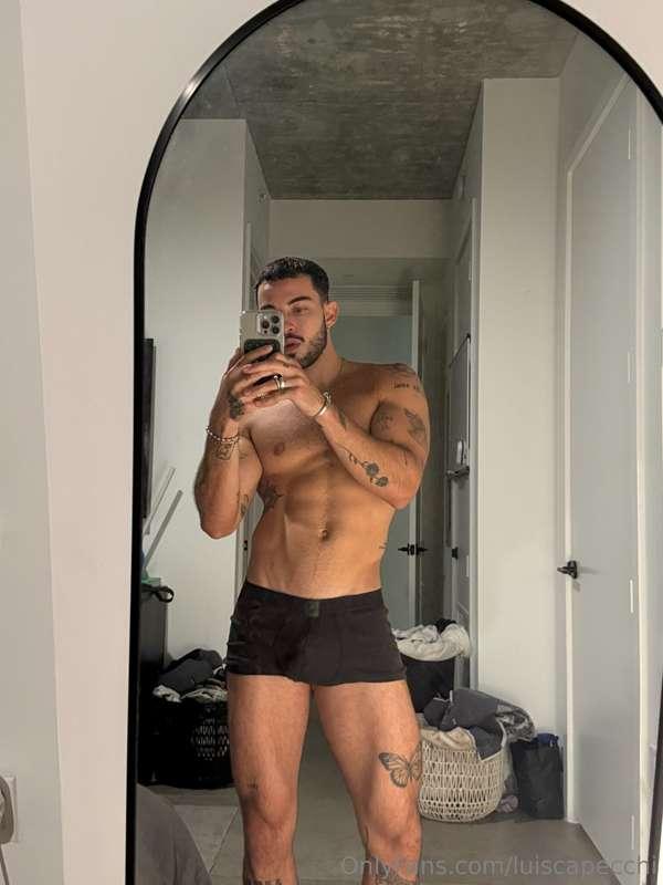 Papi is having a flash sale tonight🔥Check DMs in 1 hour😏