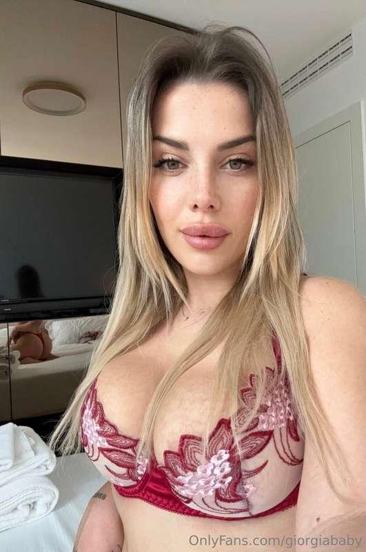 Hai notato la 🍑 dietro?