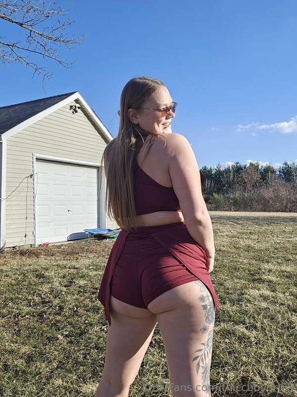 Good morning 🍑🙈