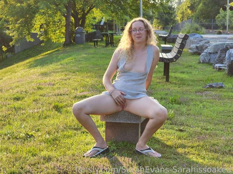 sarahissoaked image #0