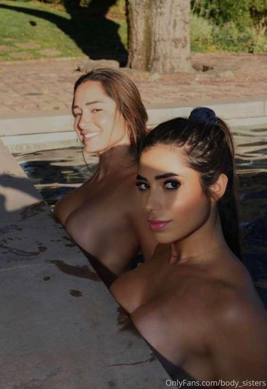 poolside 💙