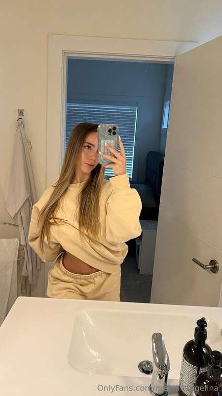 dm me when you're free, i have a question 🫢