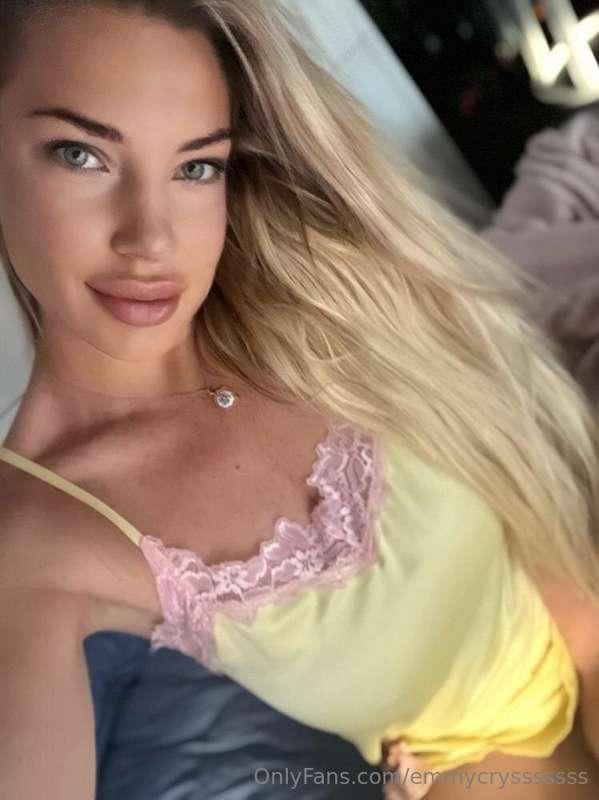 @annabelle_7 IS WET RIGHT NOW 🔥 Busty babe @annabelle_7 🍒@an..