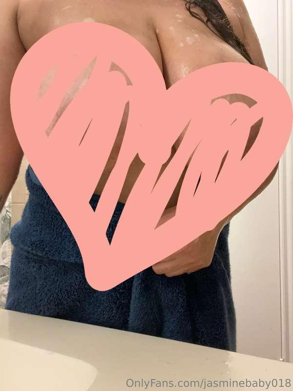 I hope you like me soapy… its a little steamy in here