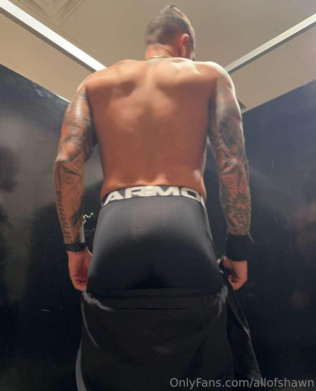 Happy HUMPDAY!!! Sniff that ass and send $50 😈