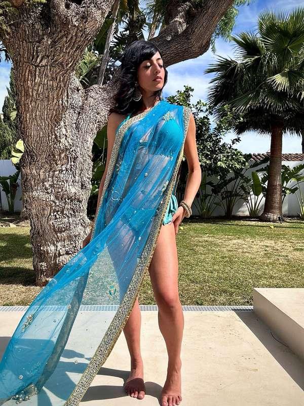 Beautiful in blue 💙🩵


#bikini #bigtits #bigboobs #pussy #landingstrip #seethrough #teasing #muslim
#pakistan #pakistani #desi
