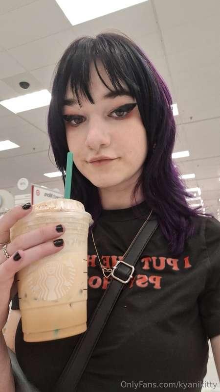 Shopping date?🥰