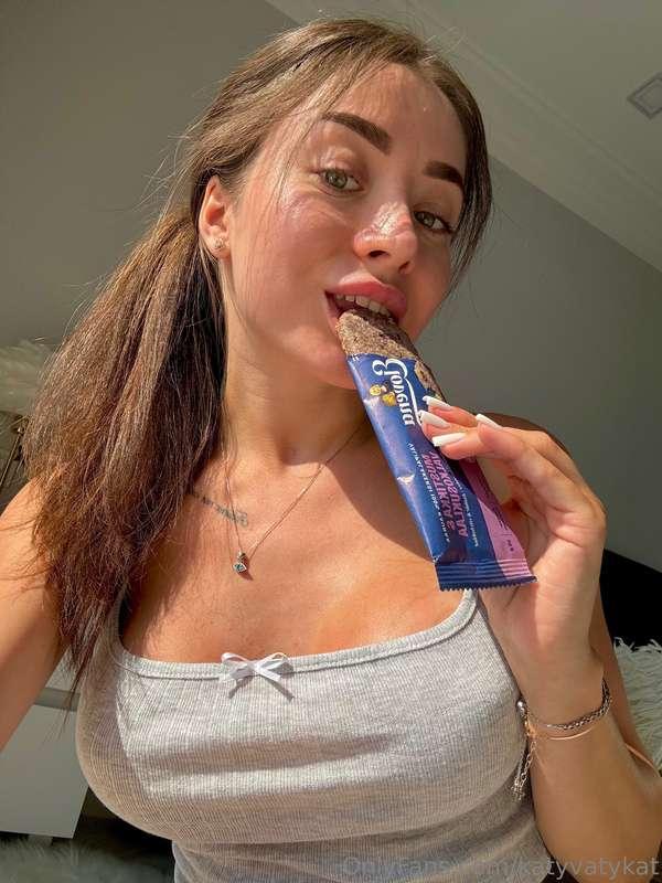 A light snack before an easy day, and do you prefer quiet da..