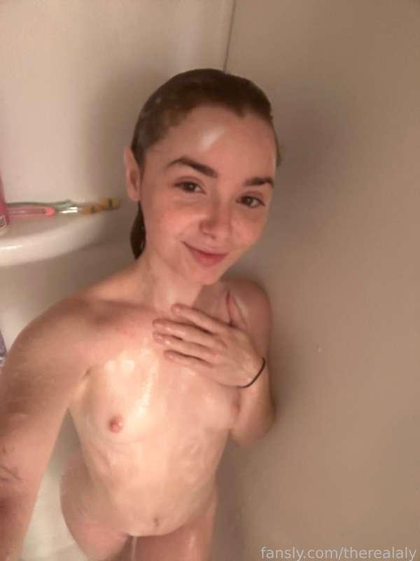 therealaly image #7