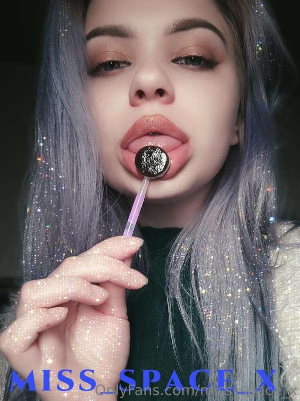 😝