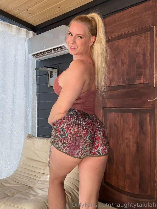 Pull my hair while you fuck me from behind 😉