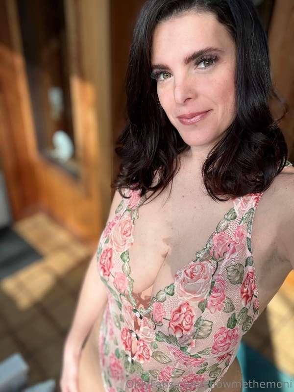 Happy March and Happy Selfie Saturday 💗More BTS selfies from..