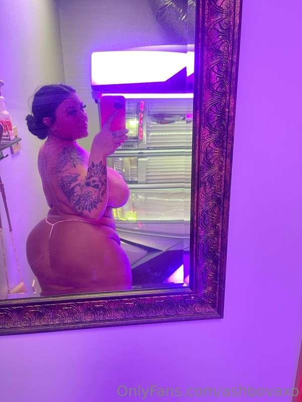 Watch me get extra naughty for you at the tanning salon toda..