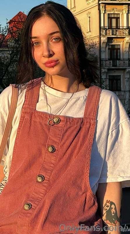 FREE SUBSCRIPTION TODAY ONLY😍
sexy student @venus.julia, who..