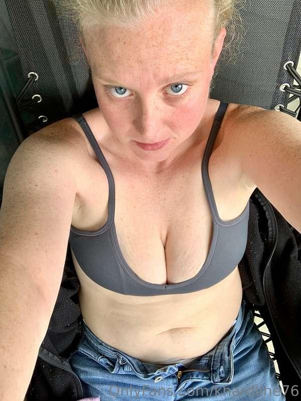 Some monday me time

keep me cumpany??