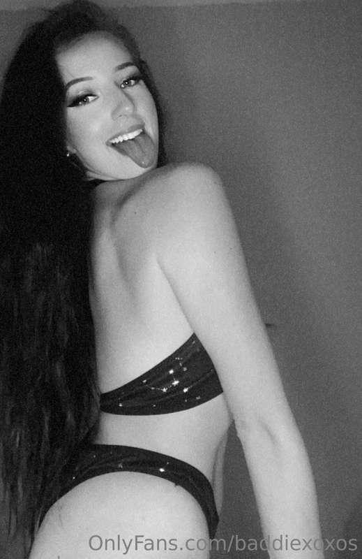 happy new year 🖤✨

thank you so much for supporting me & my ..